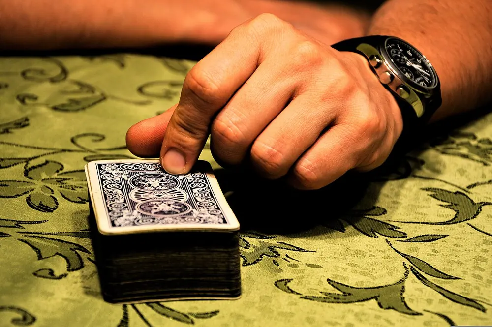 dragon tiger online casino ireland - deck of playing cards