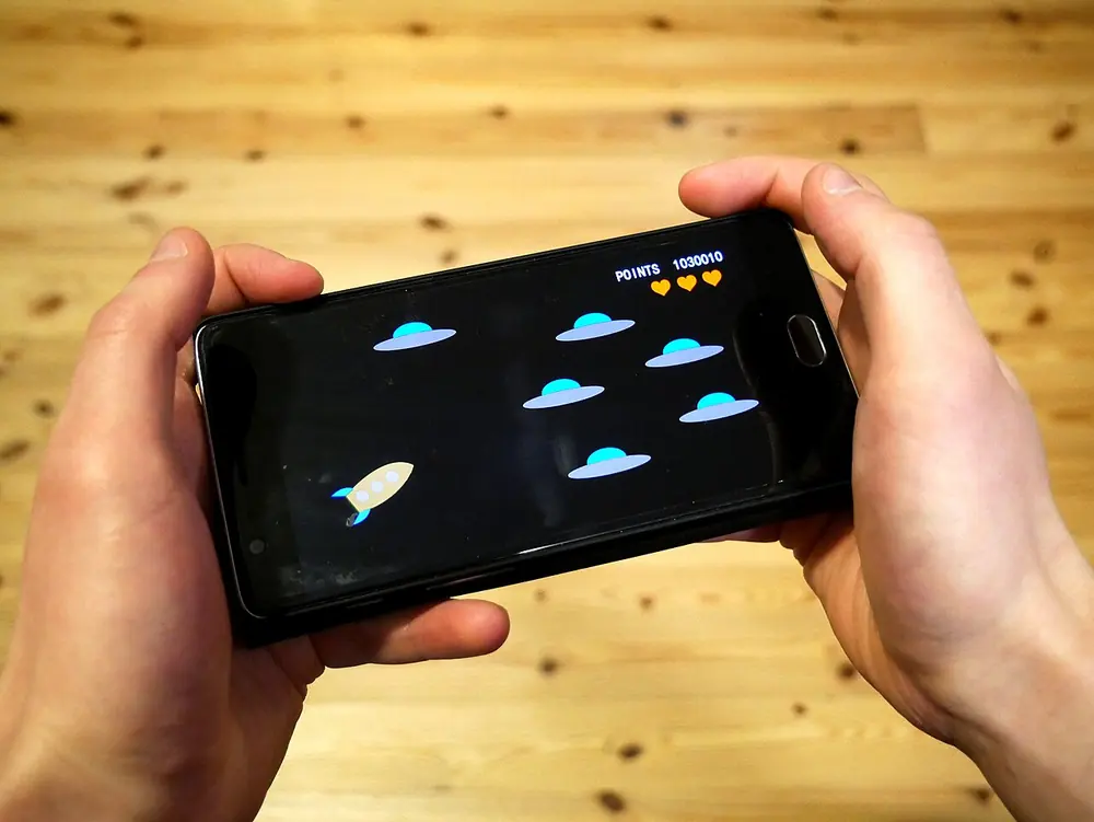 contact IrishBetGuide - playing on a smartphone
