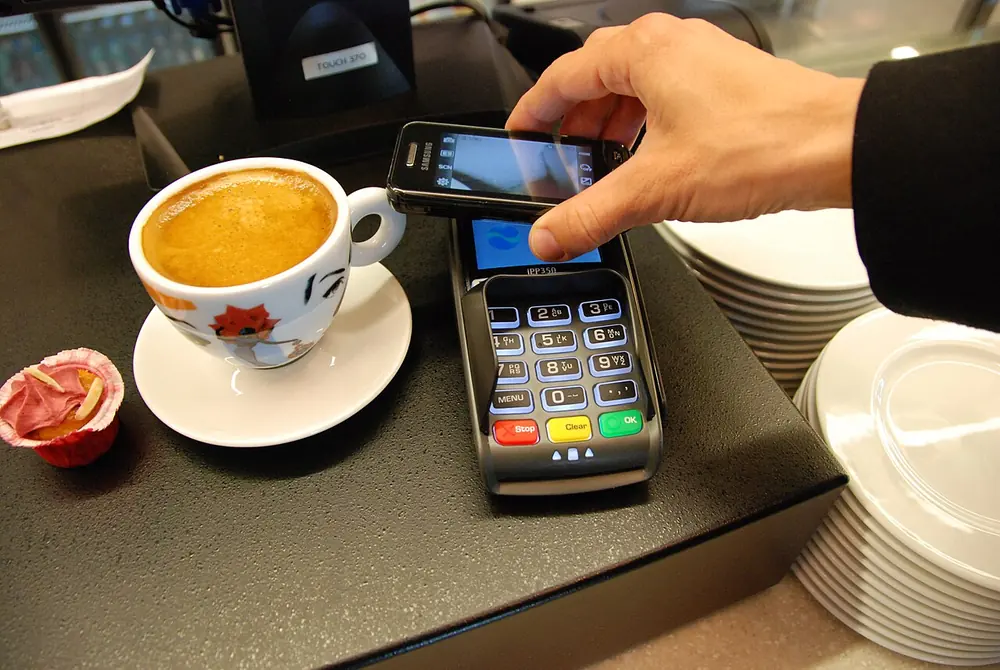 Mobile payment at a terminal - how to bet on moneyline