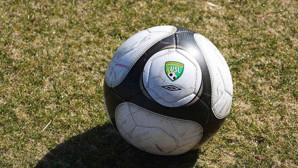 correct score betting tips ireland - football on a pitch